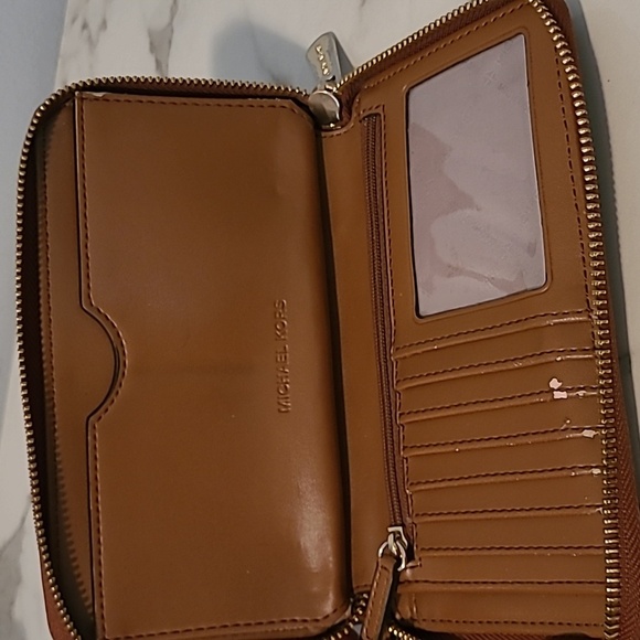 Michael Kors Cognac Brown Pebbled Leather Wallet Wristlet Practical Errands - Picture 9 of 14
